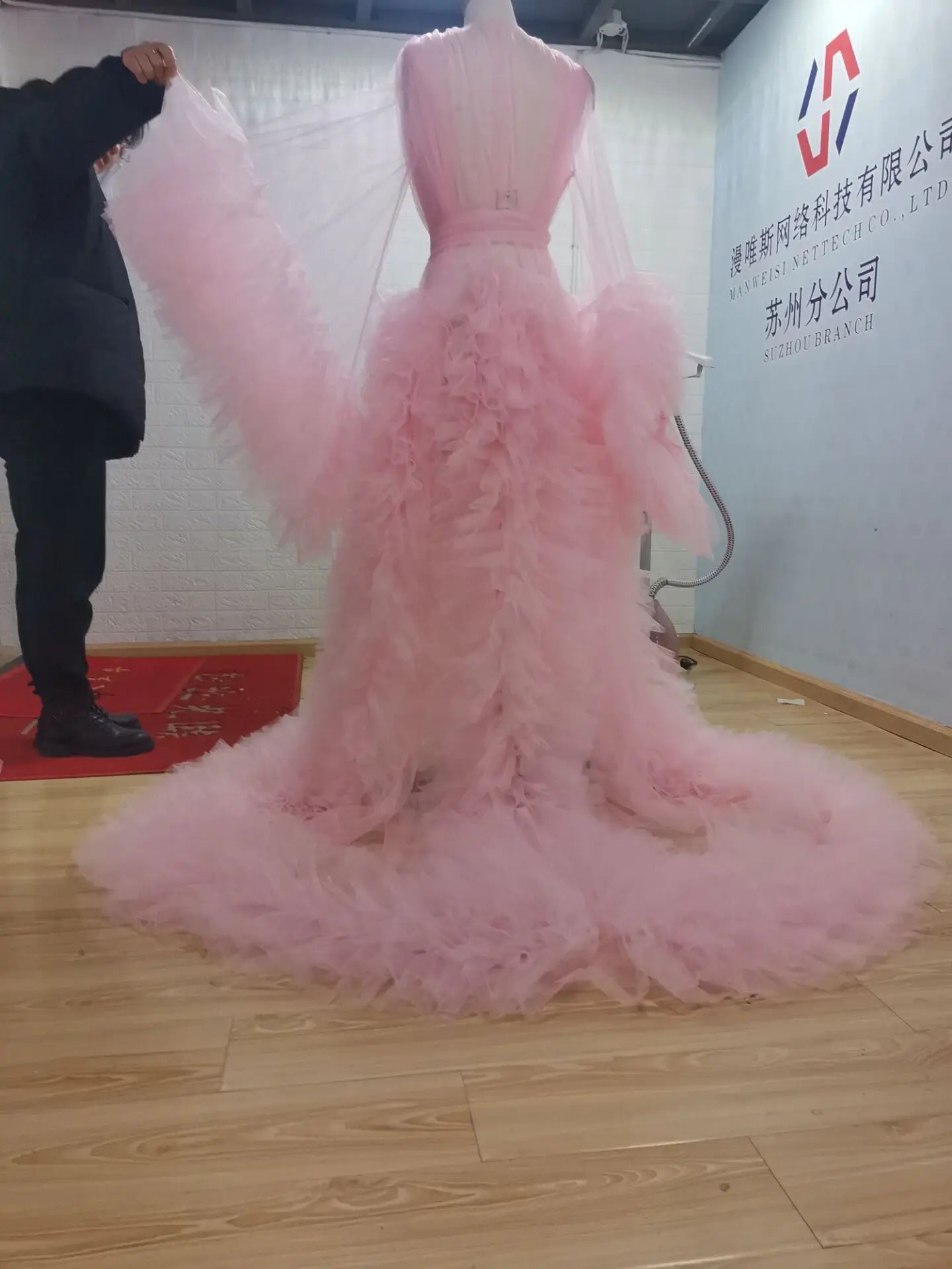 Unique Prom Dresses Custom Made Tulle Maternity Robes Women Photoshoot Evening Gowns Fluffy Tiered Tulle Robe Formal Party Dress