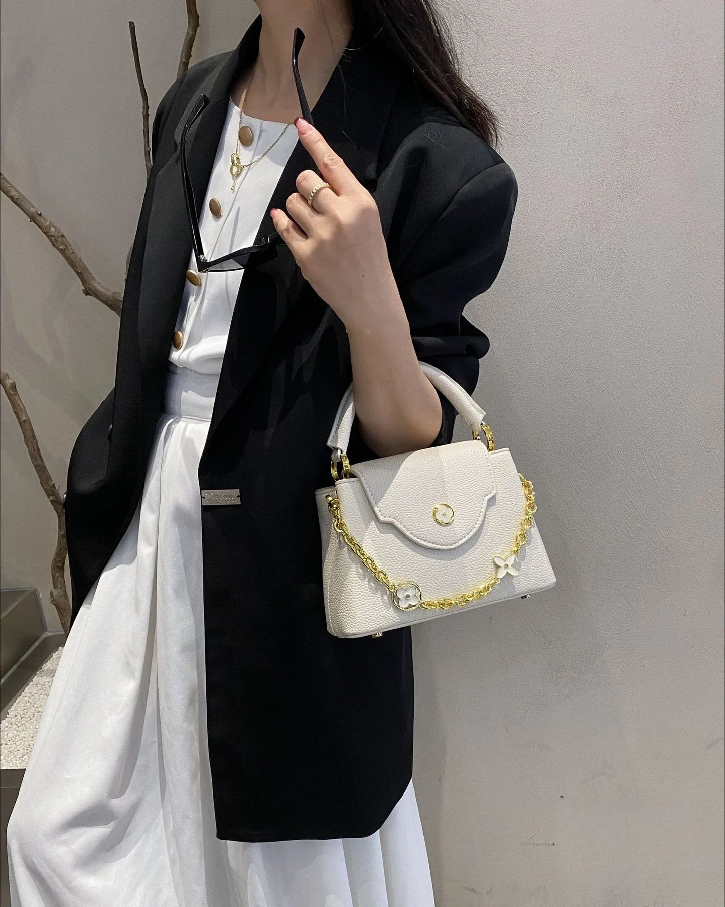 Tote bag 2025 new Himalayan V-shaped portable light luxury single shoulder crossbody bag for women