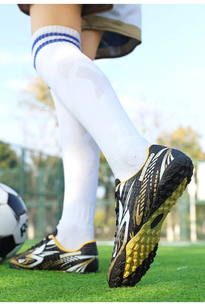 Outdoor Children's Football Shoes Low-cut Kids Soccer Shoes Sports Shoes Comfy Non-Slip Training Shoes For Boys Futsal Sneakers