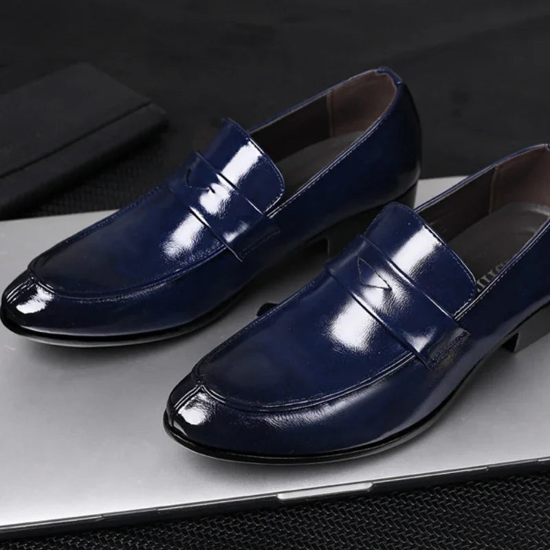 Sapatos Masculinos de Couro Novos Sapatos Sociais Britânicos Sapatos Casuais da Moda com Bico Fino Zapatos Hombres