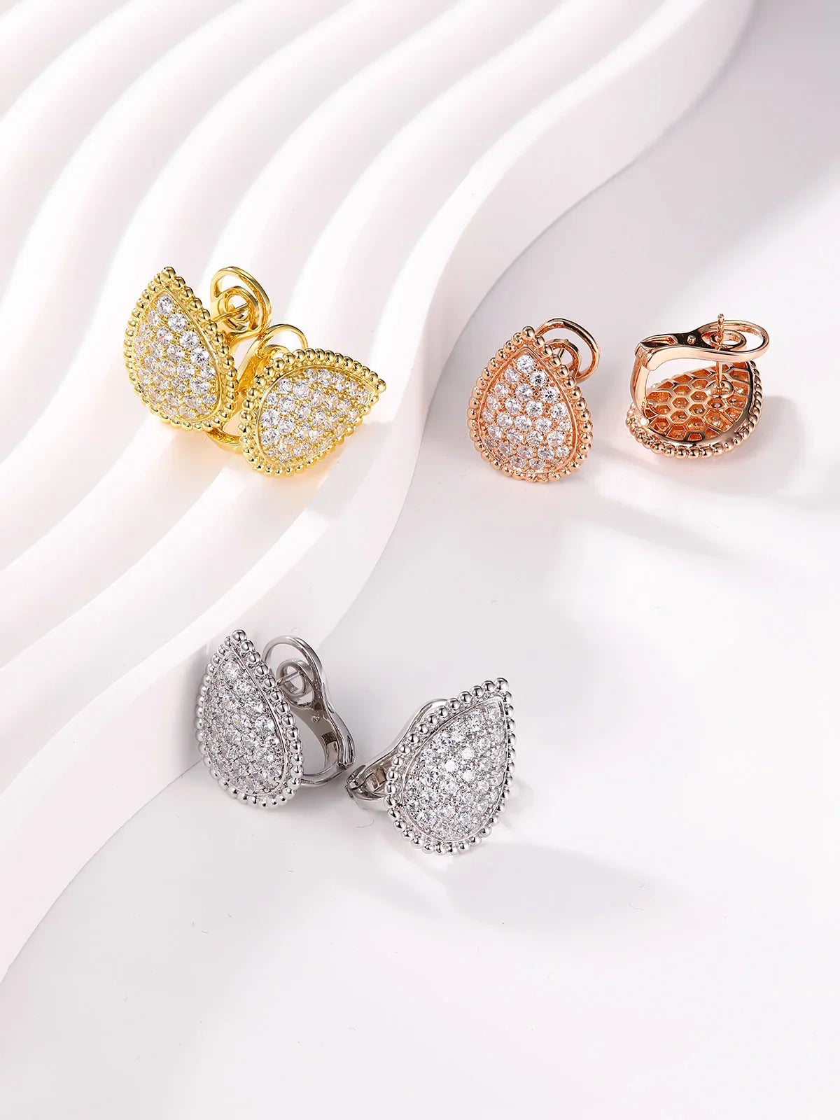 Vintage Ear Clip Earrings for Women Luxury Jewelry Fashion Party Large Water Drop Design Gold Plated Eardrop Stud Earring