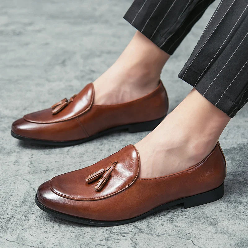 Fashion Tassel Formal Shoes 2025 New Classic Men Business Shoes Italy Luxury Moccasins Prom Men Casual Loafers Party Flats