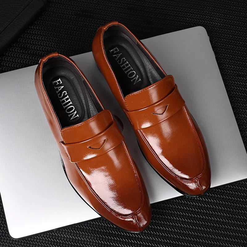 Sapatos Masculinos de Couro Novos Sapatos Sociais Britânicos Sapatos Casuais da Moda com Bico Fino Zapatos Hombres