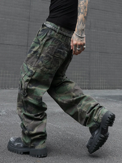 Men's camouflage utility jeans. Multi-pocket design. Stylish and trendy. Loose fit.