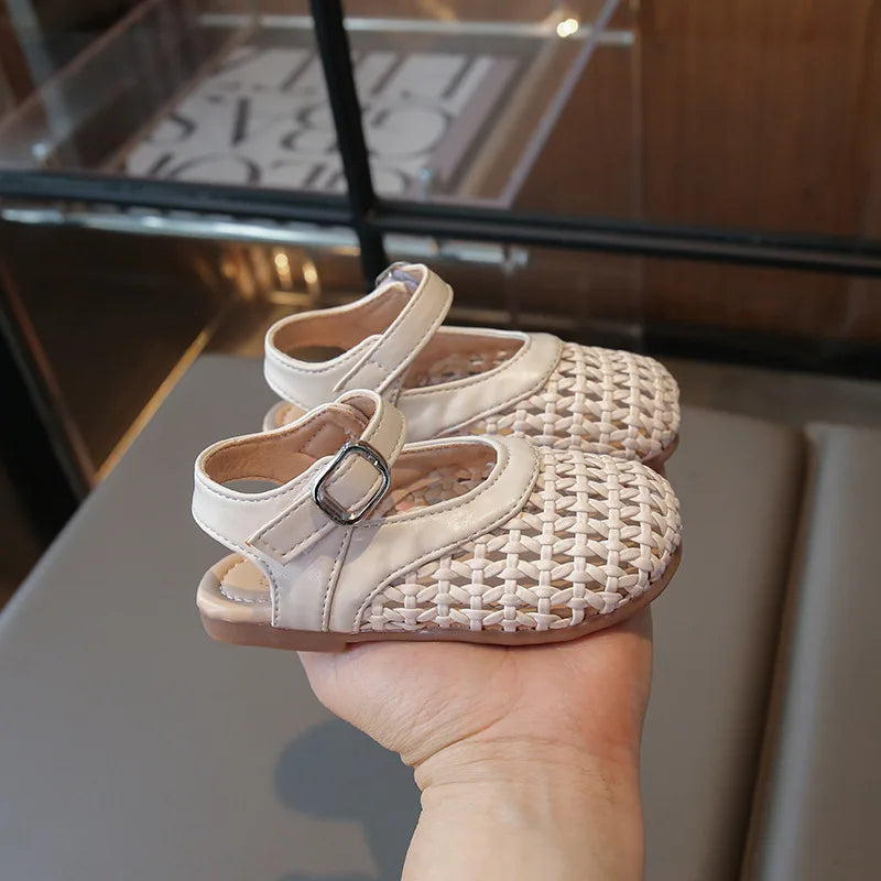 Little Girl Sandal Summer Beach Versatile Kids Princess Half Sandals Fashion Woven Style Children Causal Hollow-out Flat Shoes