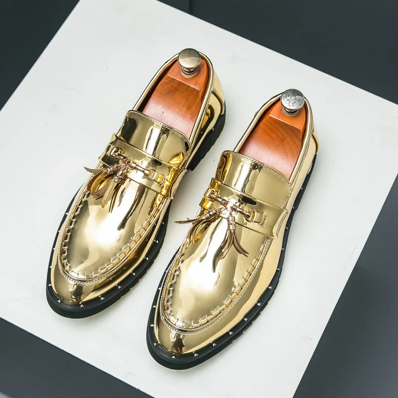 Sapatos Luxuosos de Couro Envernizado Dourado Masculino, Sapatos Oxford, Mocassim com Borla de Grife, Sapatos Sociais Formais Masculinos, Sapatos de Vestir de Moda, Negócios