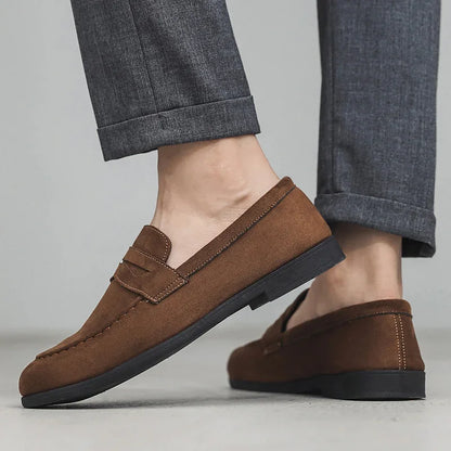 Retro Brown Men's Loafers Comfortable Suede Leather Casual Shoes Man Slip-on Shoes Flat Moccasins For Men zapatos de hombre