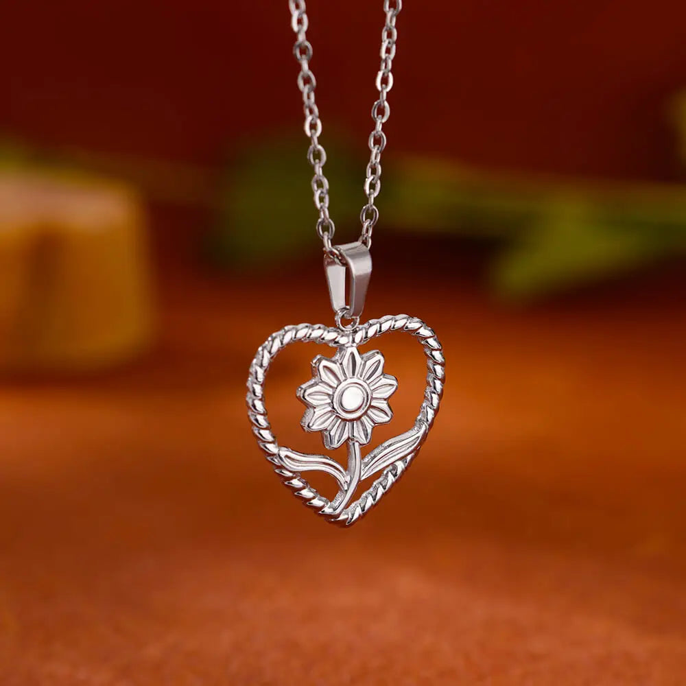 Stainless Steel Love Heart Pendant Necklace For Women Fashion Gold Color Flower Necklace Couple Aesthetic Jewelry Accessories