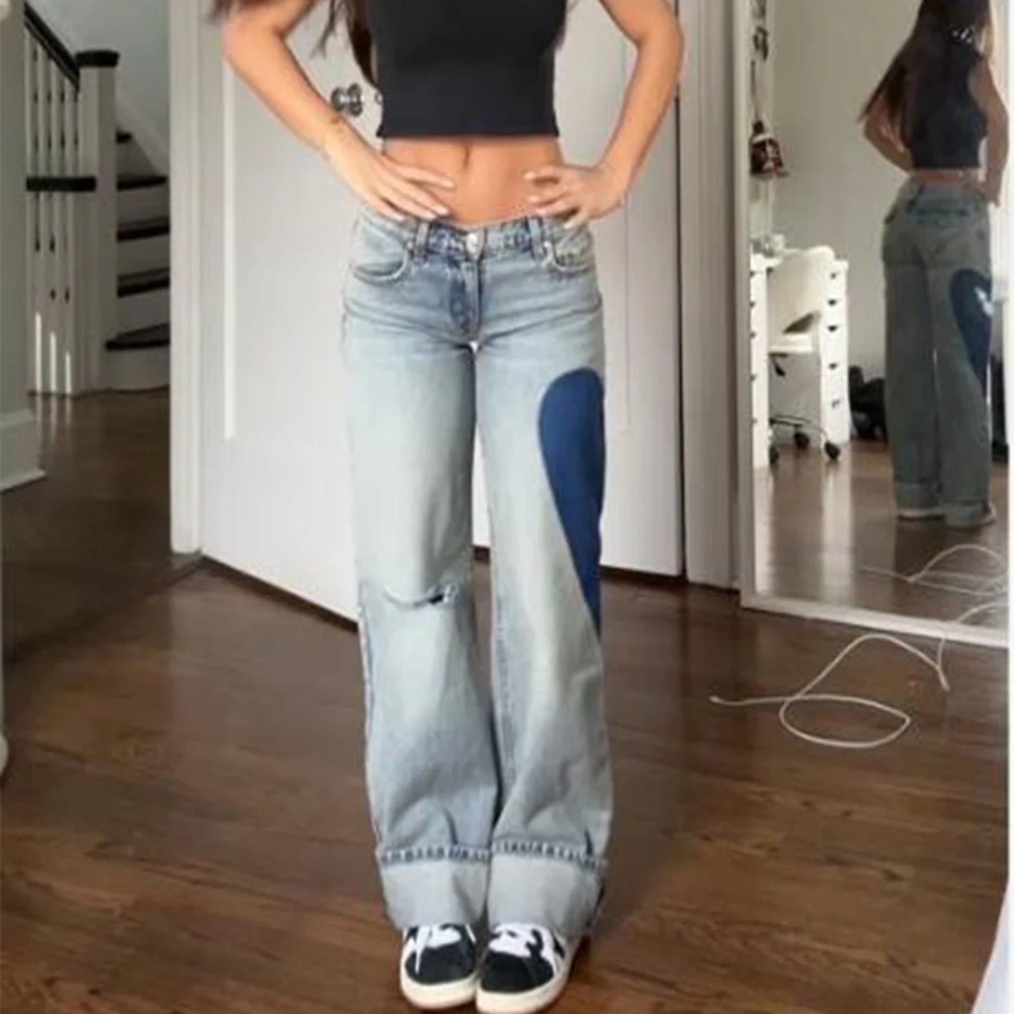 Calça Jeans Y2K Rasgada Wide-Leg com Estampa de Coração e Caimento Solto