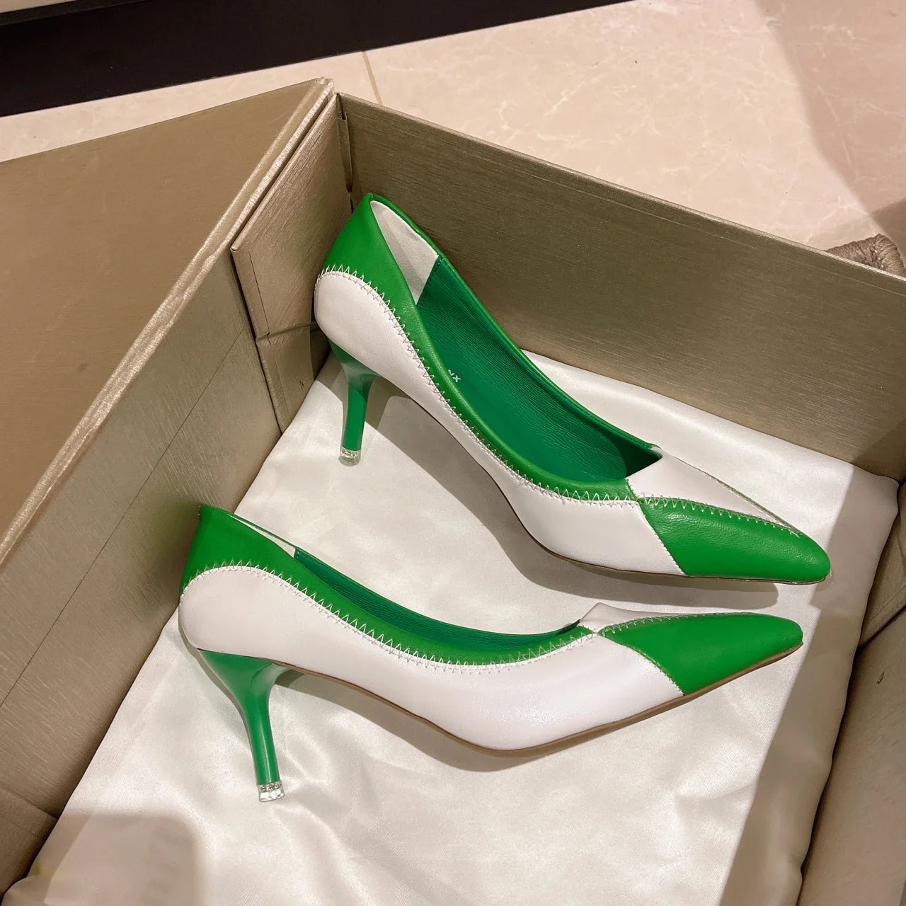 Verão Novas Sandálias Femininas de Bico Fino com Salto Agulha Sapatos Femininos de Salto Alto para Banquetes e Festas Sapatos de Casamento da Moda Scarpins 6,5-9cm