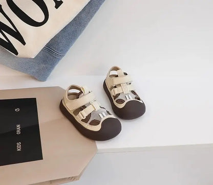 Children Sports Sandals Versatile Kids Causal Cut-outs Sandals Summer Fashion Boys Girls Patchwork Mesh Beach Shoes Black Beige