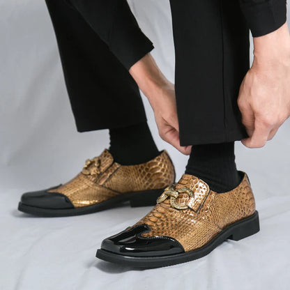 A man with a square-headed fish-scale patterned shiny leather shoe walked the runway in a formal business Derby groom's shoes