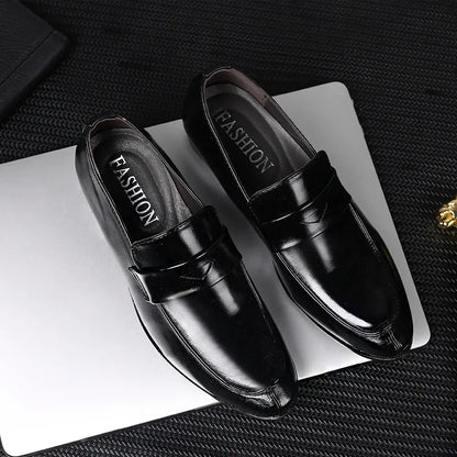 Sapatos Masculinos de Couro Novos Sapatos Sociais Britânicos Sapatos Casuais da Moda com Bico Fino Zapatos Hombres