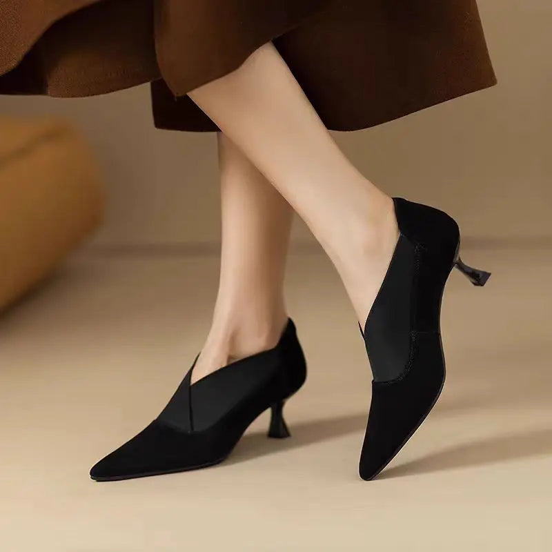 Vintage Pointy-toed Stiletto Boots Paired with Mid-heeled Boots and Stretchy, Deep Heels Are Perfect for Women