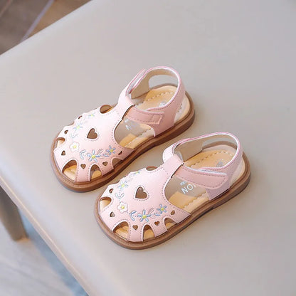 Girls Sandals Summer Baby Girl Shoes Embroidered Flowers Kids Princess Beach Sandals Soft Bottom