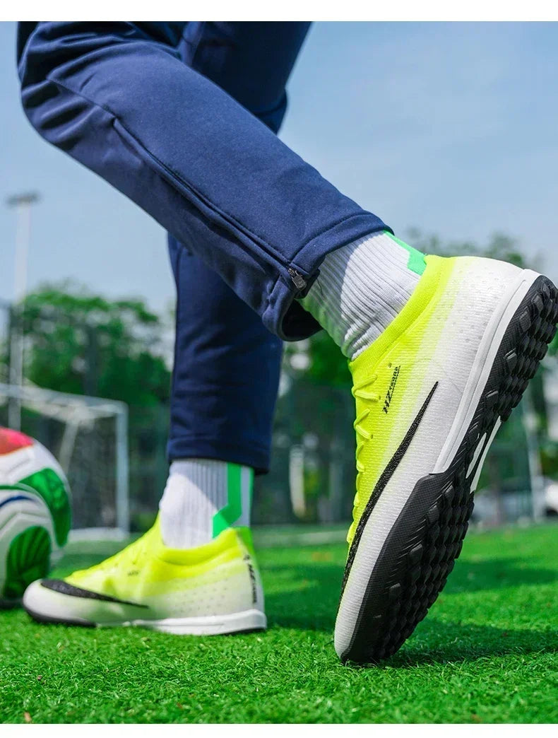 New Men Football Boots Futsal Cleats Unisex Soccer Shoes Hot Sale High-quality Professional Women Ultralight TF/FG Sneakers