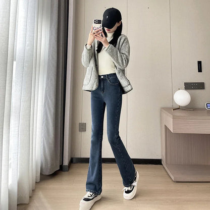 Fashion New Women Warm Plush Flared Jeans Thermal Fleece Loose Denim Pants Female High Waist Urban Straight Flare Trouser