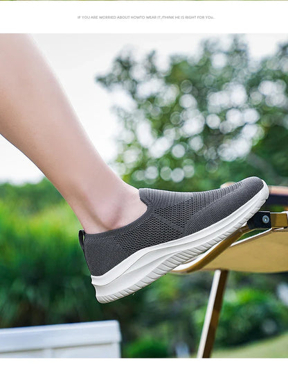 Men's Vulcanized Shoes Fashion Breathable Outdoor Mesh Casual Sneakers Lightweight Comfortable Men Tenis Masculino Walking Shoes