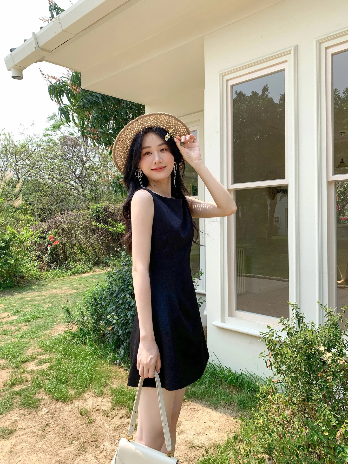 French Black Sleeveless Mini Dress Women Summer Slim Fit A-Line One-Shoulder Strap Dress Petite Elegant Casual Vacation Outfit