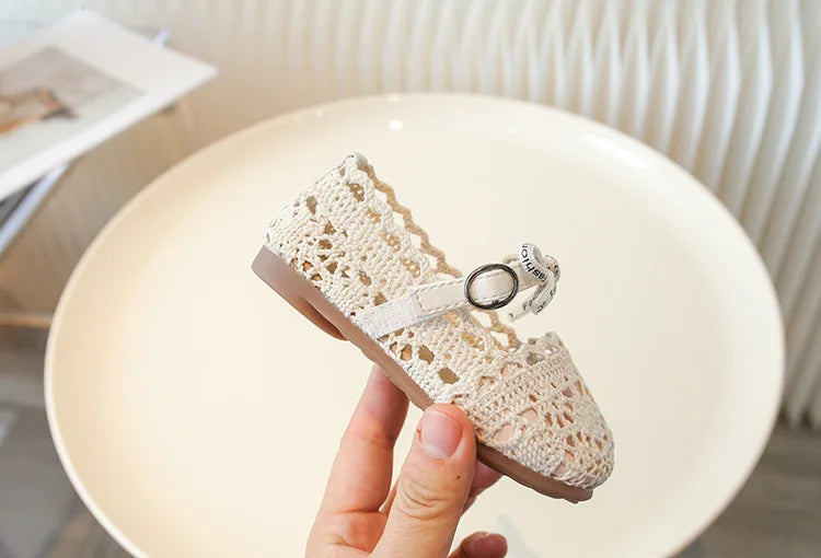 Children's Baotou Sandals Spring Summer New Princess Girls' Woven Hollow Soft Bottom Anti slip Sneaker Bowknot Comfortable