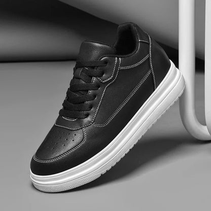 Novos sapatos masculinos invisíveis para aumentar a altura, sapatos esportivos de 6 CM-8 CM-10 CM, sapatos esportivos de couro branco para homens, tamanhos ampliados 36-46