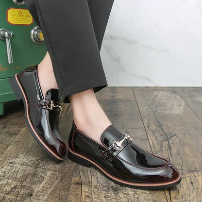 Business Casual Men Dress Shoes Luxury Glitter Designer Formal Shoes For Man Patent Leather Shoes Pointed Toe Men's Social Shoes