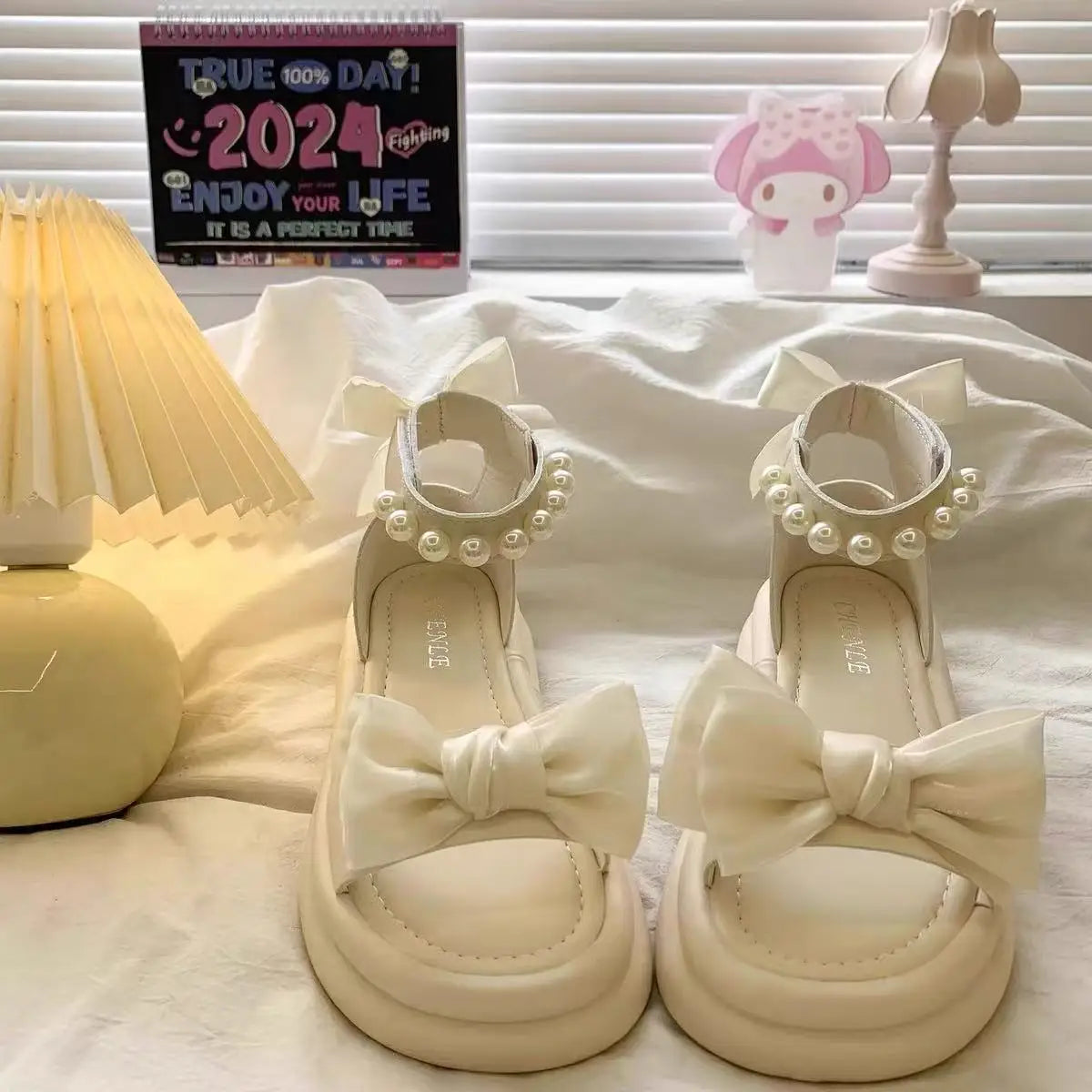 Girls Sandals Pearl Bow Princess Shoes 2026 Summer New Children's Beach Shoes Girls Soft Sole Sandals