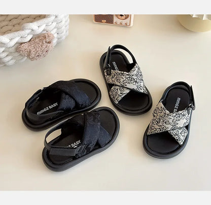 2026 Girls' Sandals Summer New Korean Version Little Girls All Design Sense Cross Strap Beach Sandals Comfort Daily Kids Sandals