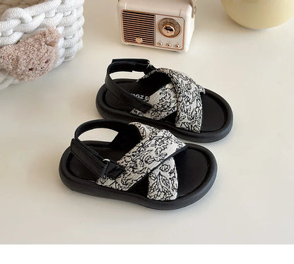 2026 Girls' Sandals Summer New Korean Version Little Girls All Design Sense Cross Strap Beach Sandals Comfort Daily Kids Sandals