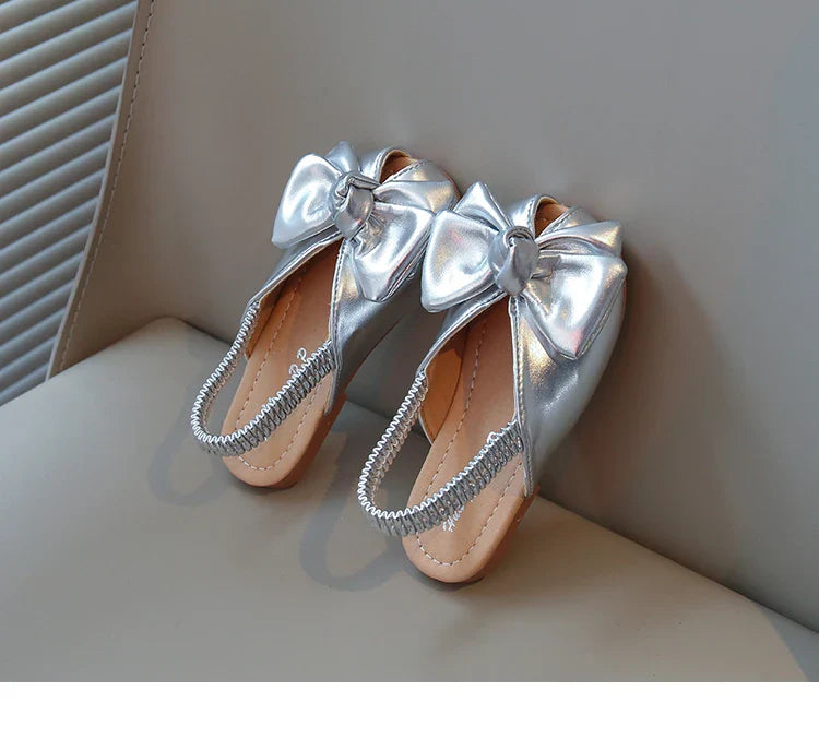 Summer Girl’s Sandals Peep Toe Elastic Band Sliver Beige Kids Sliders Bowknot Graceful Flexiable Trendy Children Shoes Flat