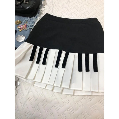 Spring Women Piano Skirt Black White Contrast Pleated Mini Skirt Y2K Harajuku Empire Waist Slim Short Skirt Streetwear
