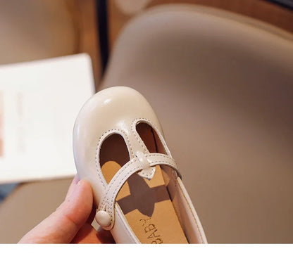 2025 new style soft soled leather shoes for little girls, fashionable and versatile princess shoes, children's college style