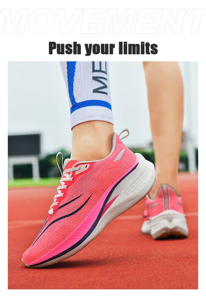 Sapatos de corrida esportivos casuais masculinos e femininos de moda com superfície de malha respirável, suporte de placa de carbono e sola de borracha resistente ao desgaste