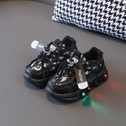Sneakers Kids Fashion LED Light Shoes Letter Webbing Mesh Breathable1-6years Old Luminous Shoes Casual Sports Shoes Boys Shoes