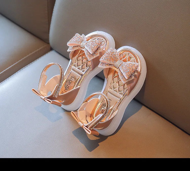 Girls Princess Sandals 2026 Summer New Baby Sparkly Rhinestones Bow Shoes Fashion Non-slip Flat Children's Sandals Boots I05257