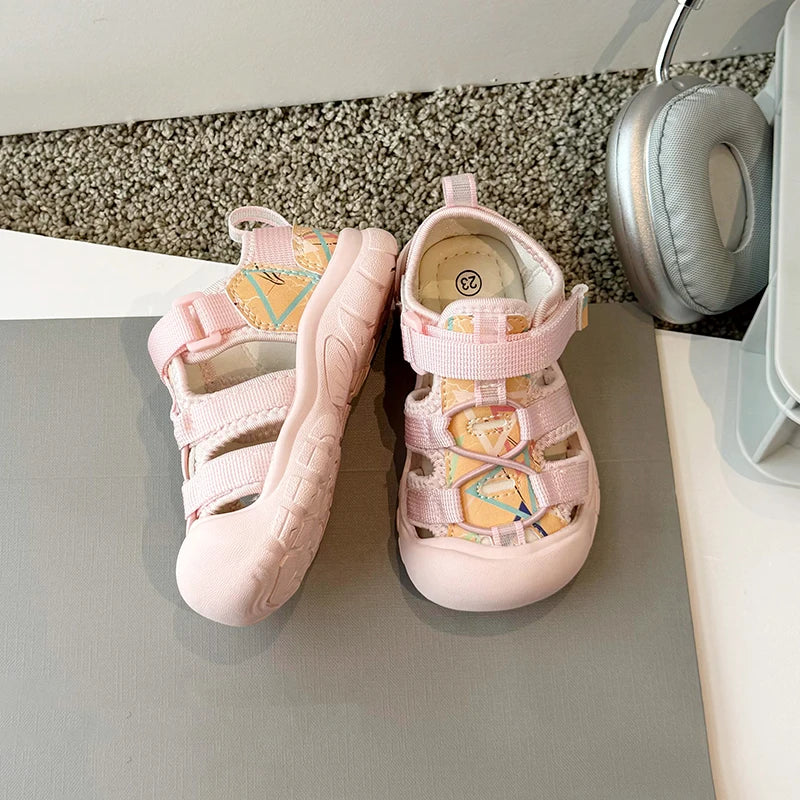 Children's sandals, boys' toe cover beach shoes, Summer 2025 girls' outdoor walking baby sports sandals