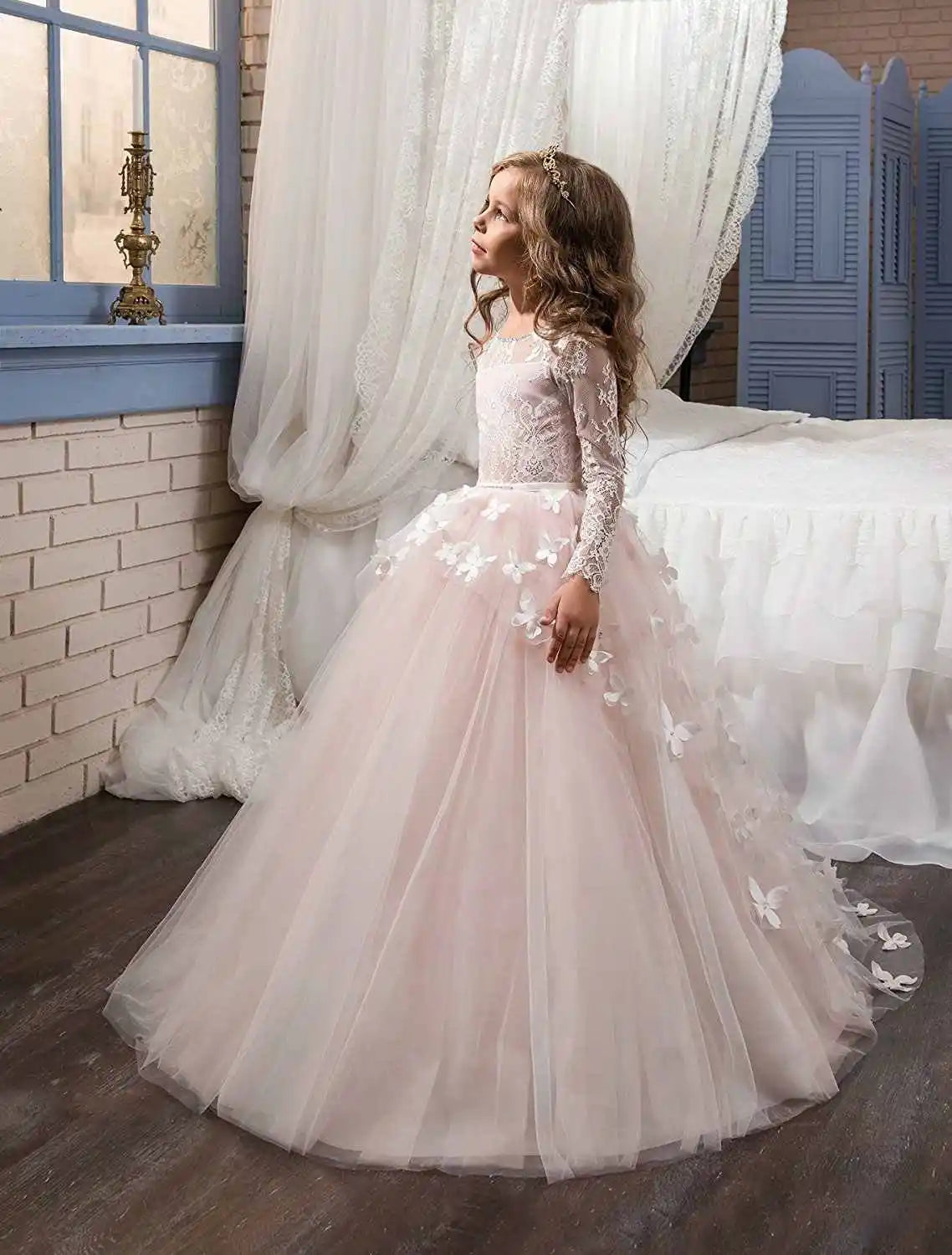 Elegant and lovely butterfly floor mopping flower girl wedding dress, lace long sleeved ball dress
