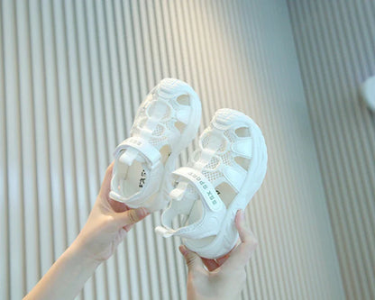 Kids Summer Breathable Mesh Sandals Boys Girls Closed Toe Sport Shoes With Magic Strap In Black And White For Toddlers Outdoor