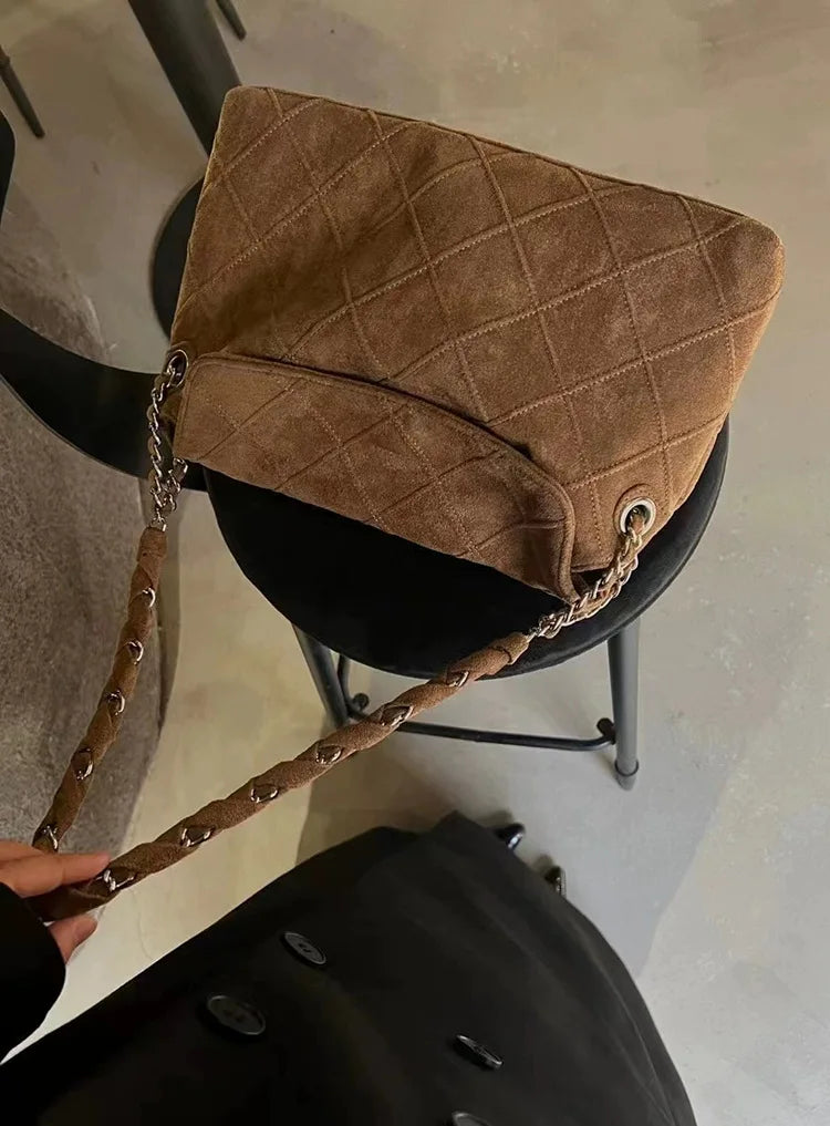 2025 New Autumn and Winter New Suede Rhombus Bag Medieval Underarm Bag Premium Chain Single Shoulder Large Capacity Tote Bag