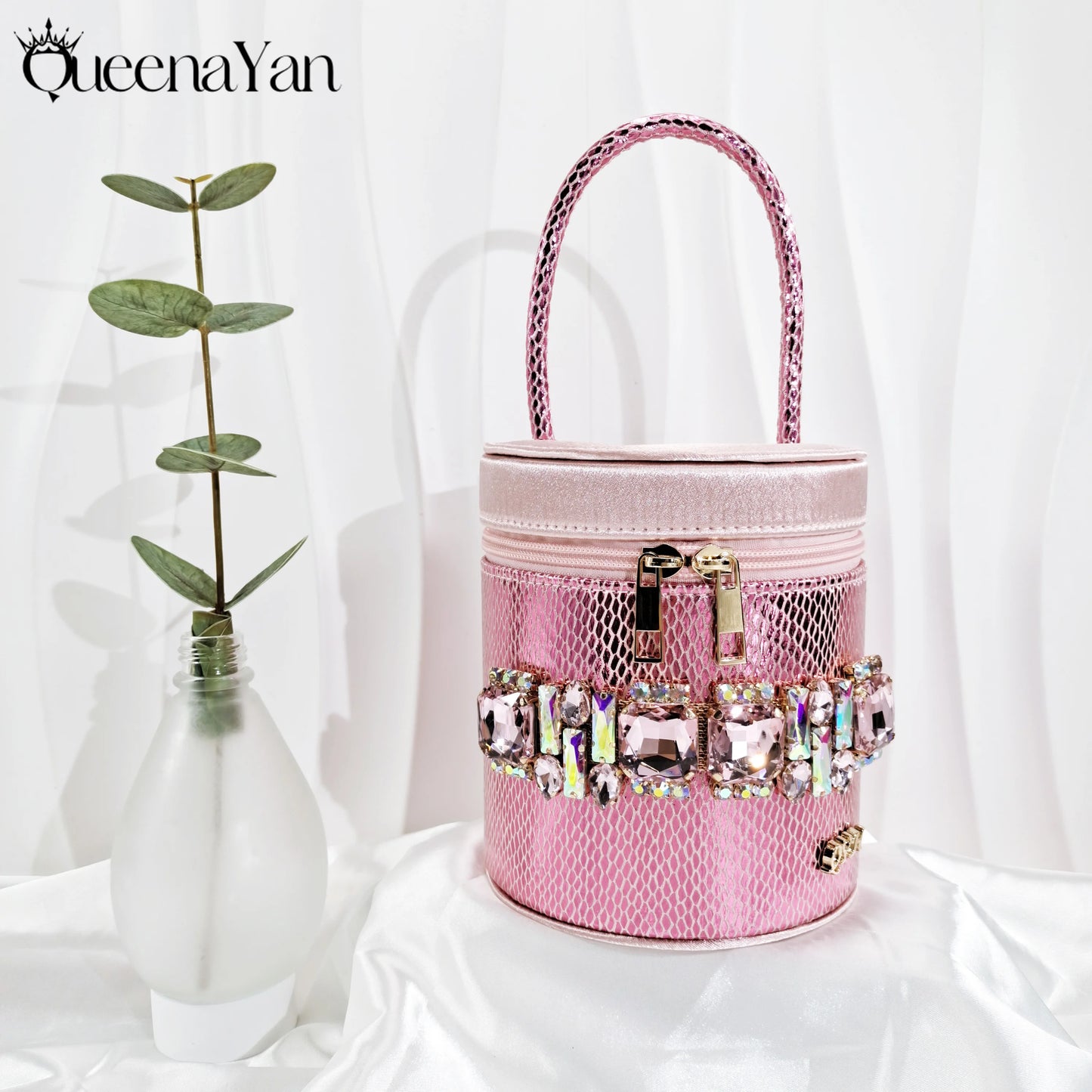 Fashionable New Gold Open Toe Women's Sandals with Matching Bucket Bag Set Perfect for Weddings and Parties