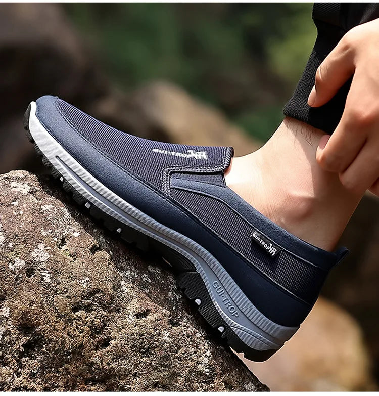 Loafers Men Sneakers Mesh Breathable Non-Slip Slip On Vulcanized Shoes Soft Sole Solid Color Comfortable Water Shoes