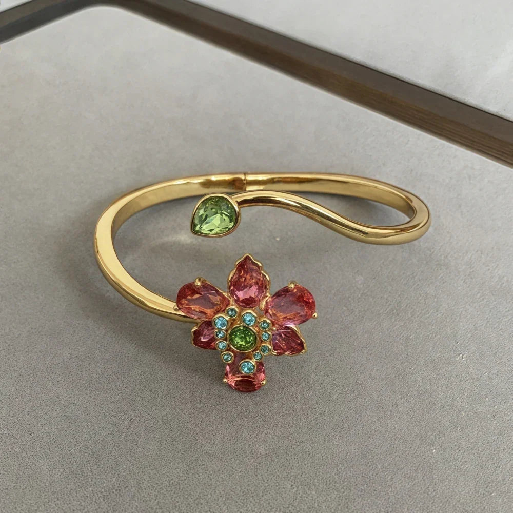 New necklaces for women's flower bracelets light luxury versatile high-end earrings niche design jewelry set