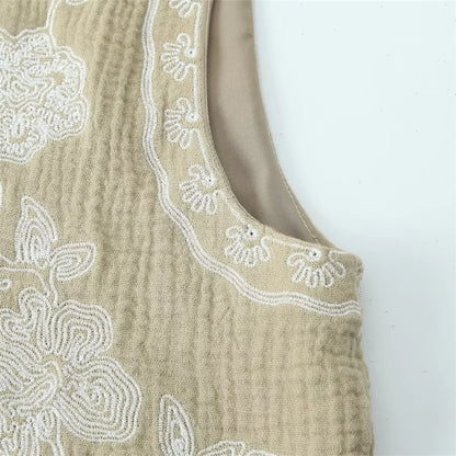 European and American Style 2024 Spring and Summer Women's New Fashionable and Versatile Round Neck Sleeveless Embroidered Vest