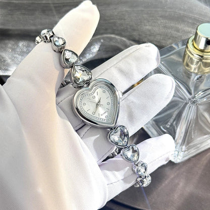 Women's heart-alloy case Sparkly cute heart-shaped glass rhinestone bracelet Elegant stylish quartz watch