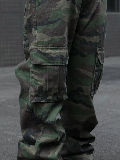 Men's camouflage utility jeans. Multi-pocket design. Stylish and trendy. Loose fit.