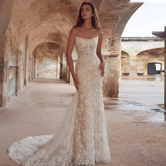 Strapless Mermaid Wedding Dress With Shiny Sequins Sleeveless Court Training Lace Decal Bridal GownVestidoDeNovia
