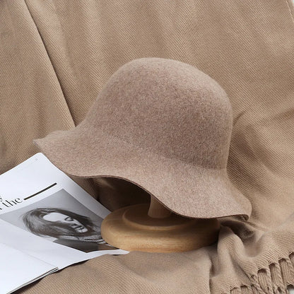Hat Women's Autumn Wave Curled English Retro Versatile Fisherman Hat Fashion Hepburn Style Woolen Top Hat