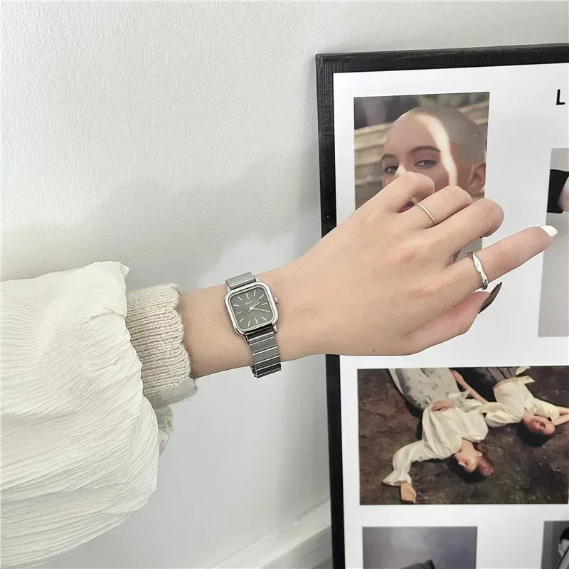 New Brand Steel Band Square Quartz Watch Retro Minimalist Temperament Small Dial Watch Female Student Wristwatch Dropshipping