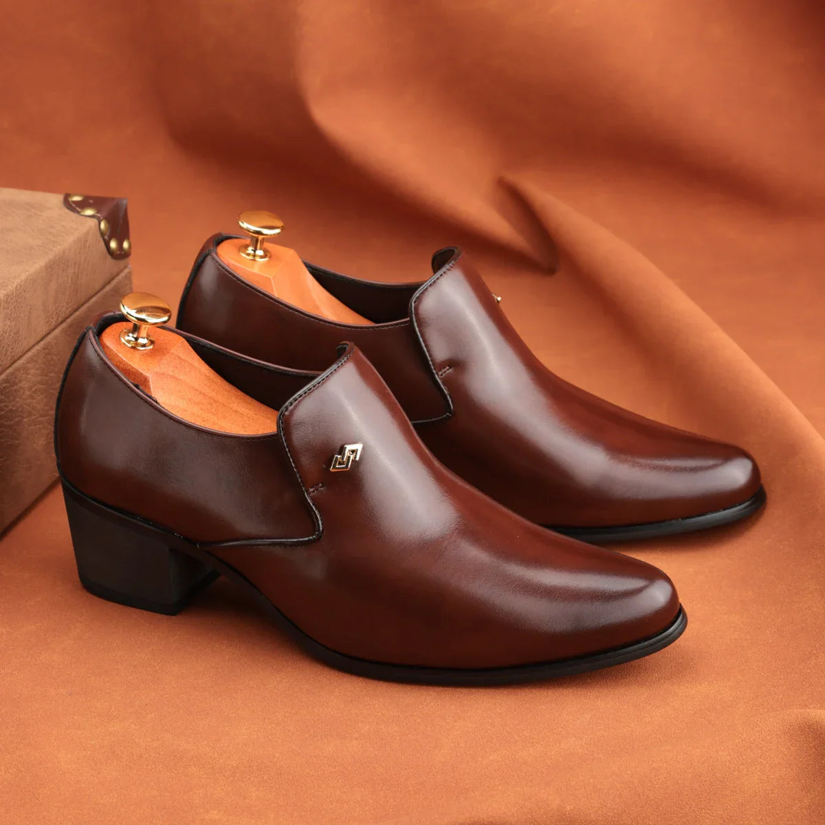 Premium leather men shoes slip on loafers European brand business casual wedding party plaid design height increasing