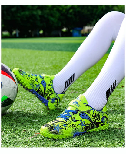 New Youth Soccer Shoes Kids Football Boots Professional Training Non-Slip Indoor Outdoor Futsal Cleats Sneakers Breathable 28-39